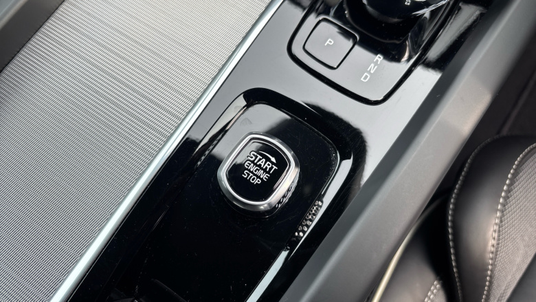 Volvo XC60 2.0 B5P Plus Black Edition 5dr AWD Geartronic Petrol Estate